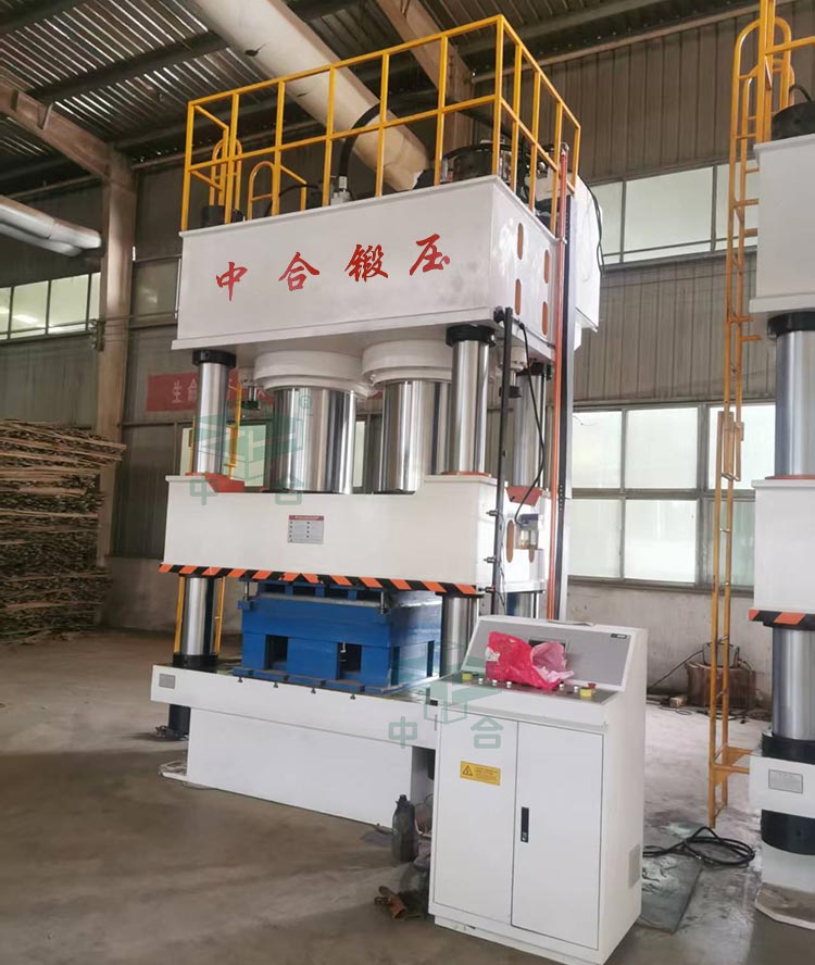 1800噸木屑托盤液壓機.jpg