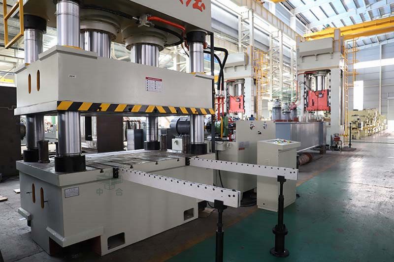 攪拌器槳葉壓型液壓機(jī)-1000噸四柱液壓機(jī)-鋼板折彎設(shè)備(圖3)