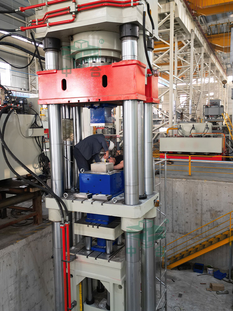 莫來石匣缽液壓機試機成功